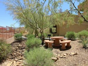 Hacienda at Sunnyslope Image 1